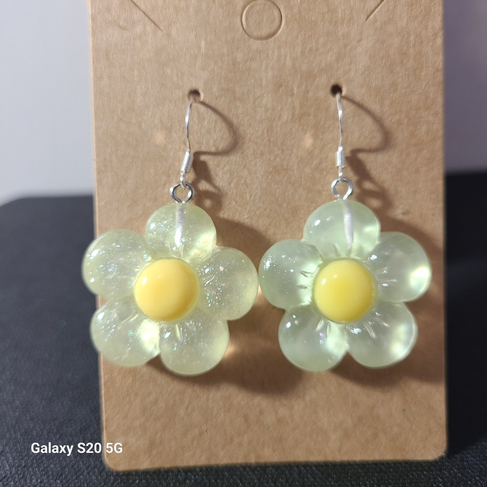 Handmade Cute Floral Earrings, Yellow Flower Dangle Drop Earrings for Women NWOT